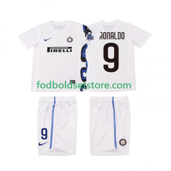 Inter Milan Trøje Ronaldo 9 Retro Udebane 2011 2010 Kort ærmer ,Børn Fodboldsæt