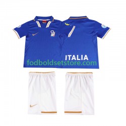 Italien Trøje 1996 Retro Hjemmebane Kort ærmer ,Børn Fodboldsæt Italien Trøje 1996 Retro Hjemmebane Kort ærmer ,Børn Fodboldsæt