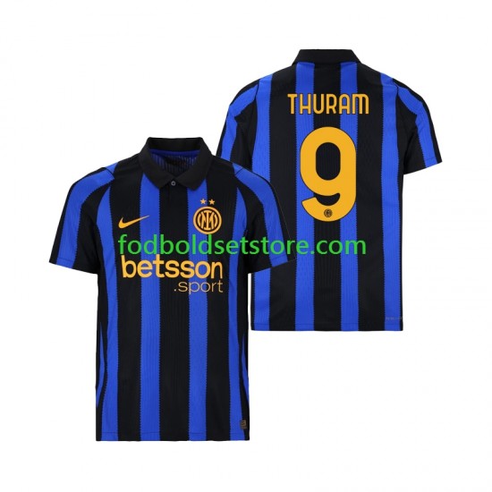 Inter Milan Trøje Marcus Thuram 9 Hjemmebane 2026-2027 Kort ærmer ,Mænd Inter Milan Trøje Marcus Thuram 9 Hjemmebane 2026-2027 Kort ærmer ,Mænd