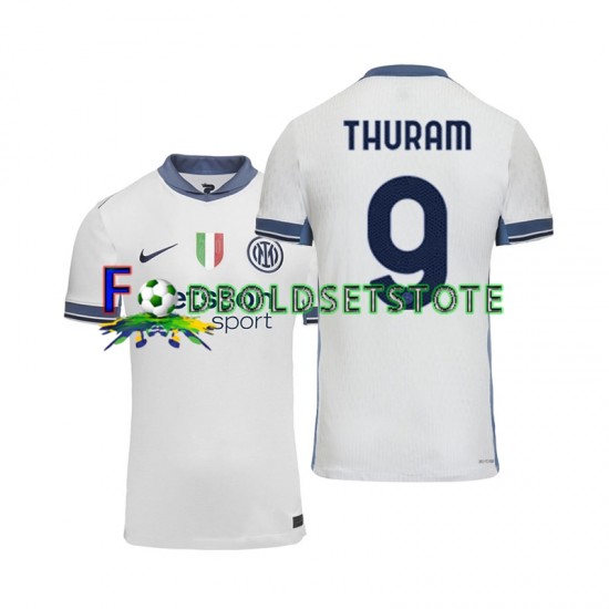 Inter Milan Trøje Marcus Thuram 9 Udebane 2024-2025 Kort ærmer ,Mænd Inter Milan Trøje Marcus Thuram 9 Udebane 2024-2025 Kort ærmer ,Mænd