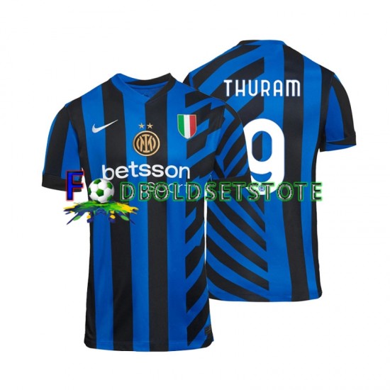 Inter Milan Trøje Marcus Thuram 9 Hjemmebane 2024-2025 Kort ærmer ,Mænd Inter Milan Trøje Marcus Thuram 9 Hjemmebane 2024-2025 Kort ærmer ,Mænd